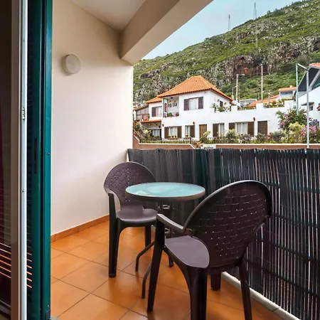 Guestready - With Balcony Machico (Madeira)