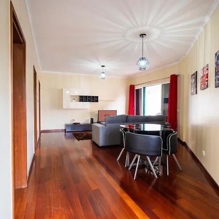 Lägenhet Guestready - With Balcony *