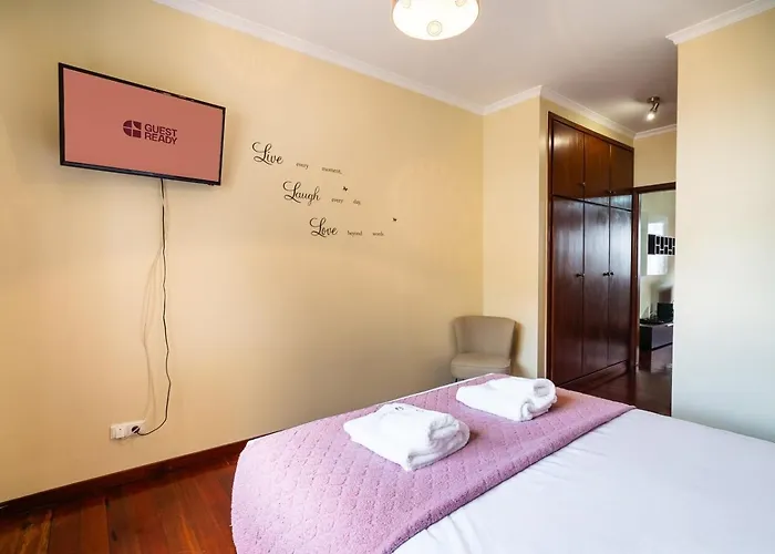 Guestready - With Balcony Apartment *