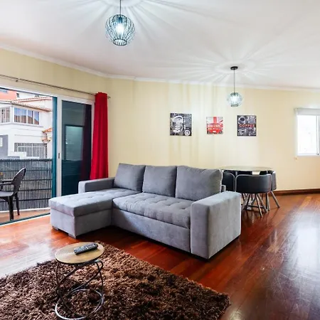 Guestready - With Balcony Apartment